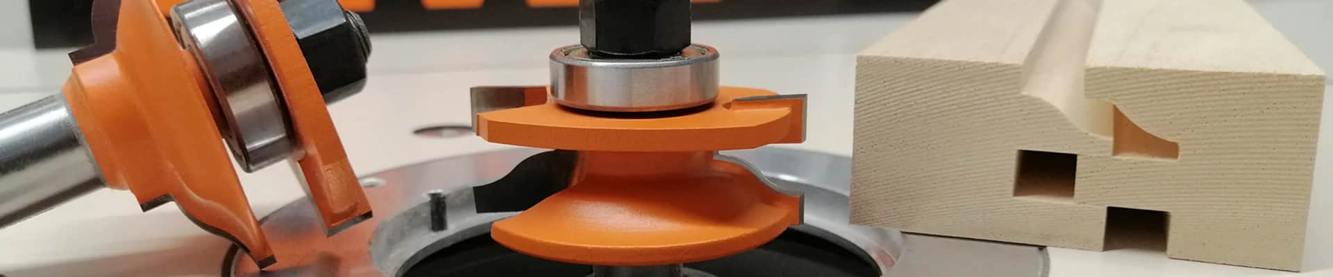 CMT profiel- en contraprofielfrezen voor het frezen van kast- en meubeldeuren in hout.