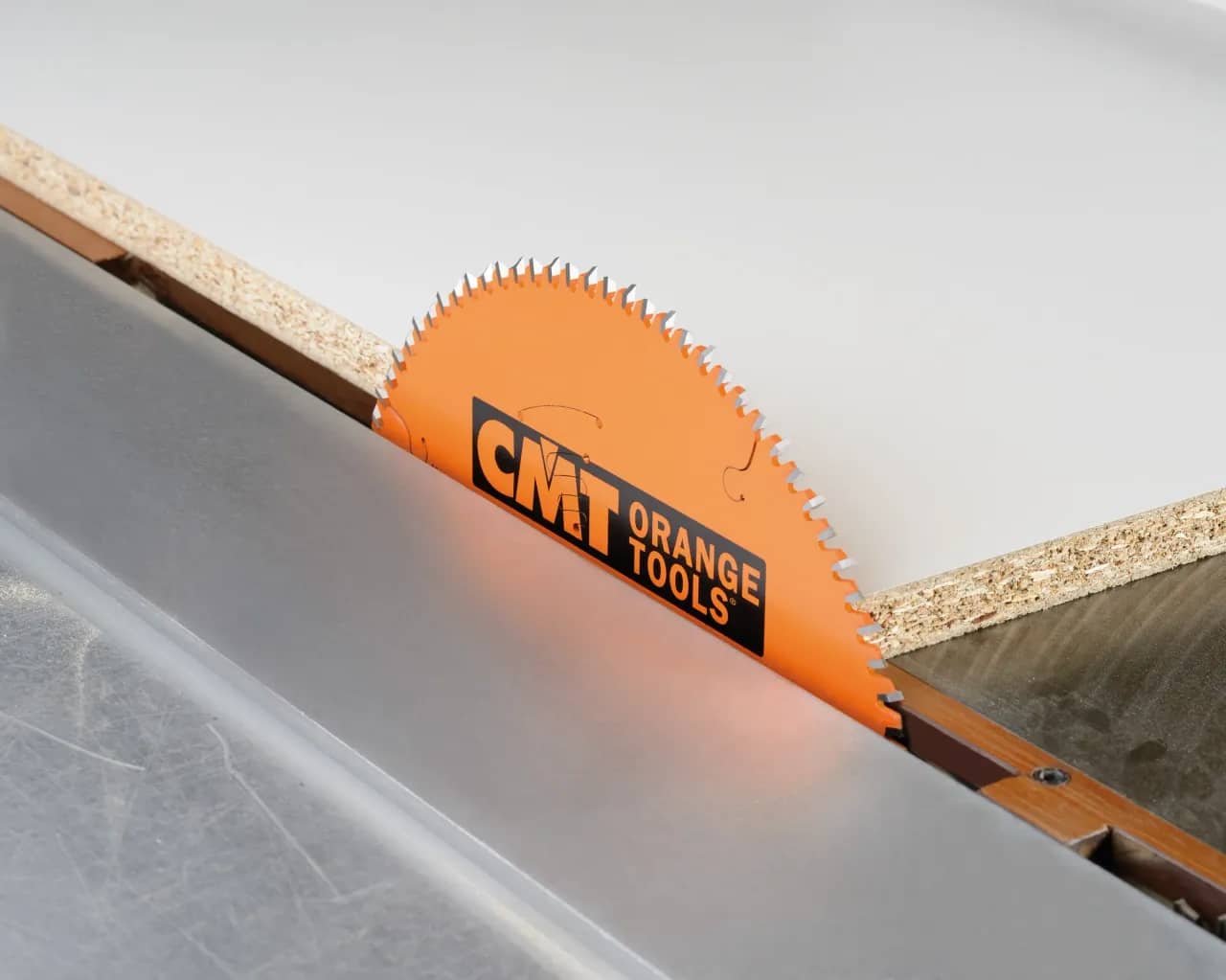 CMT cirkelzaagblad dat melamine plaatmateriaal zaagt